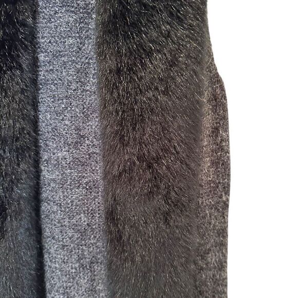 Steve Madden Faux Fur Trim Knit Open Front Vest Gray Small - Picture 3 of 3